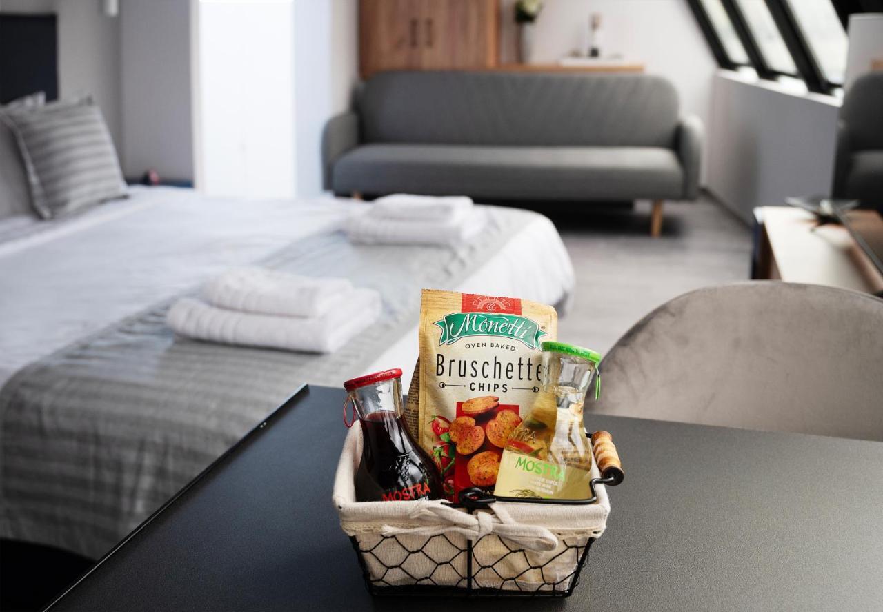 אתונה Olvia Suites מראה חיצוני תמונה